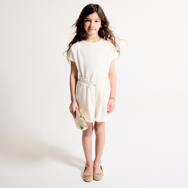 تيشيرت بأكمام قصيرة من قماش الجيرسيه المنقوش